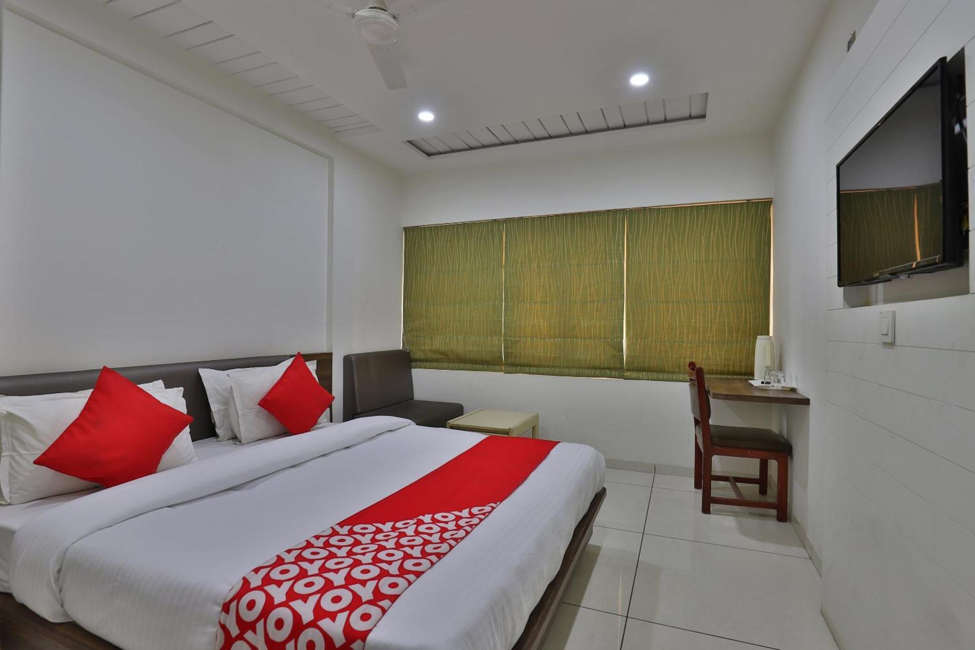Collection O Panchsheel Hotell Vadodara Eksteriør bilde