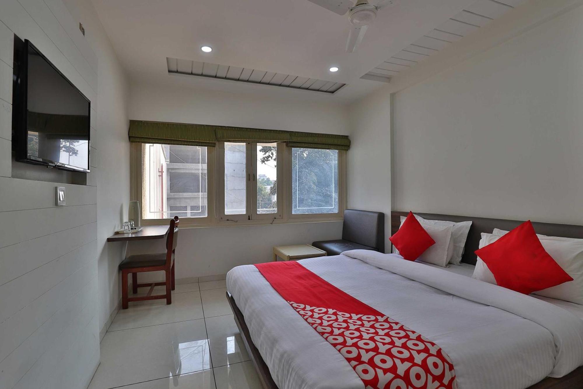 Collection O Panchsheel Hotell Vadodara Eksteriør bilde