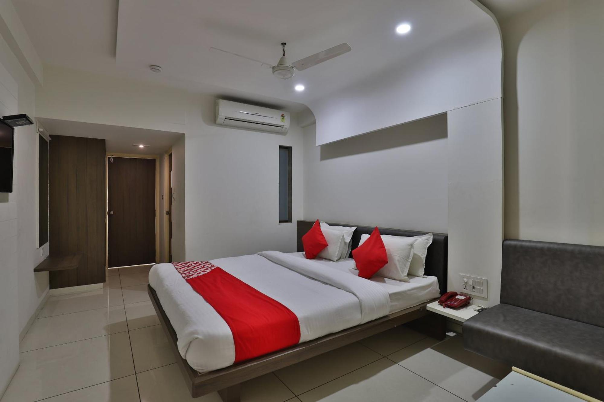 Collection O Panchsheel Hotell Vadodara Eksteriør bilde