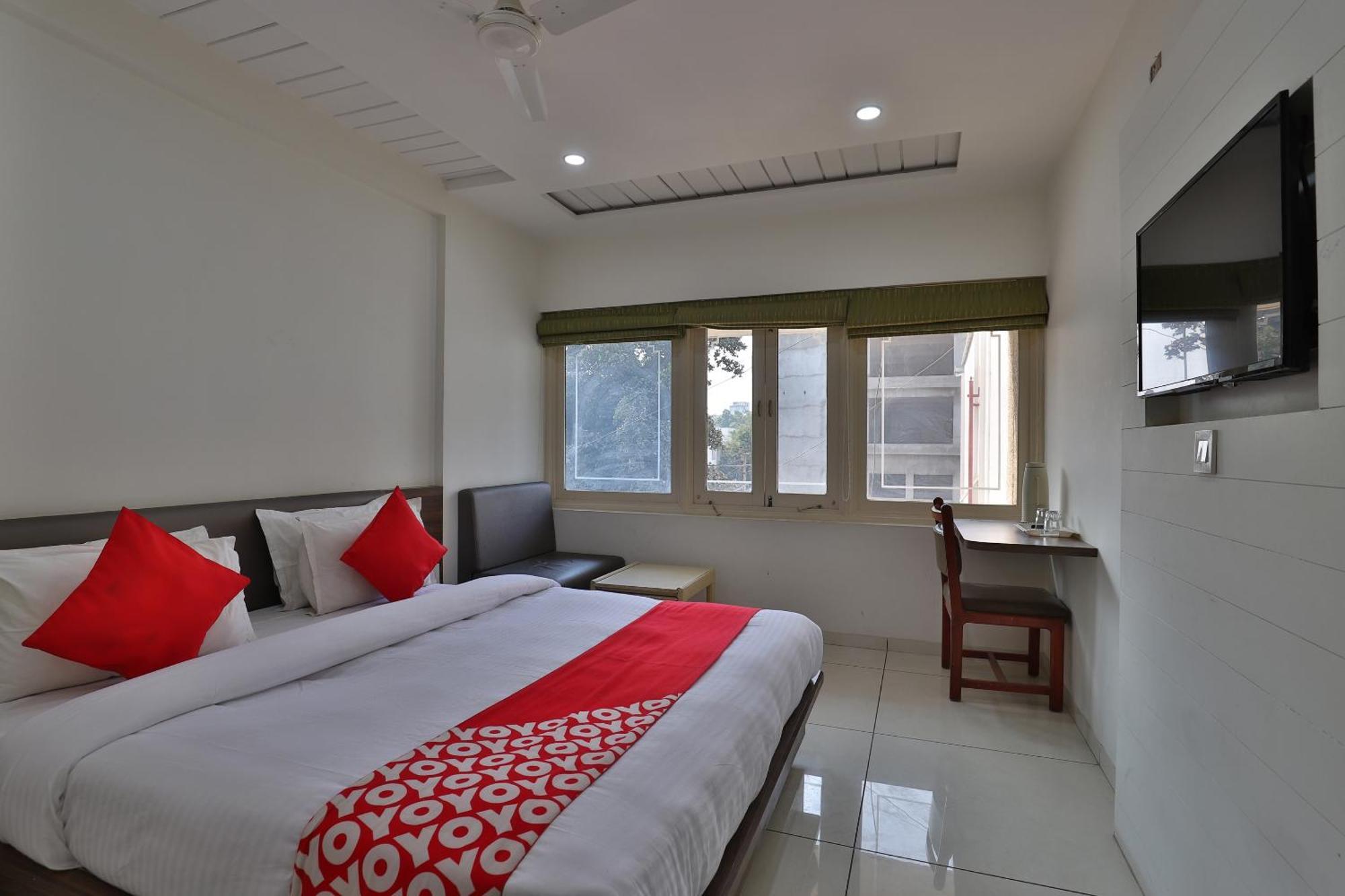 Collection O Panchsheel Hotell Vadodara Eksteriør bilde