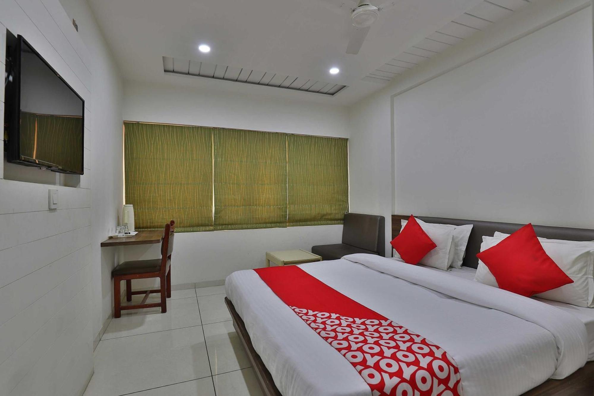Collection O Panchsheel Hotell Vadodara Eksteriør bilde